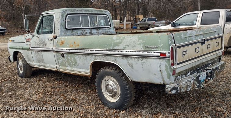 image for item MD9300 1970 Ford F250 Camper Special  pickup truck