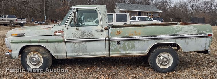 image for item MD9300 1970 Ford F250 Camper Special  pickup truck
