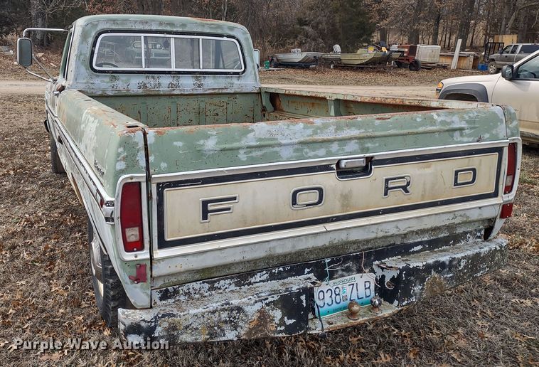 image for item MD9300 1970 Ford F250 Camper Special  pickup truck