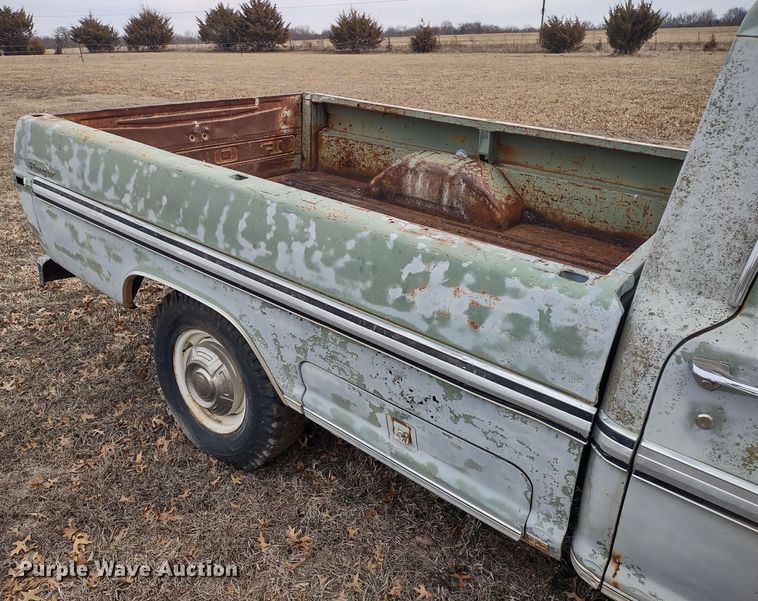 image for item MD9300 1970 Ford F250 Camper Special  pickup truck