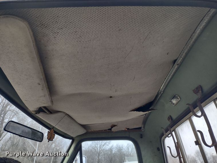 image for item MD9300 1970 Ford F250 Camper Special  pickup truck