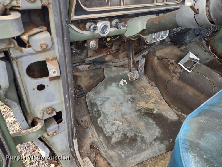 image for item MD9300 1970 Ford F250 Camper Special  pickup truck