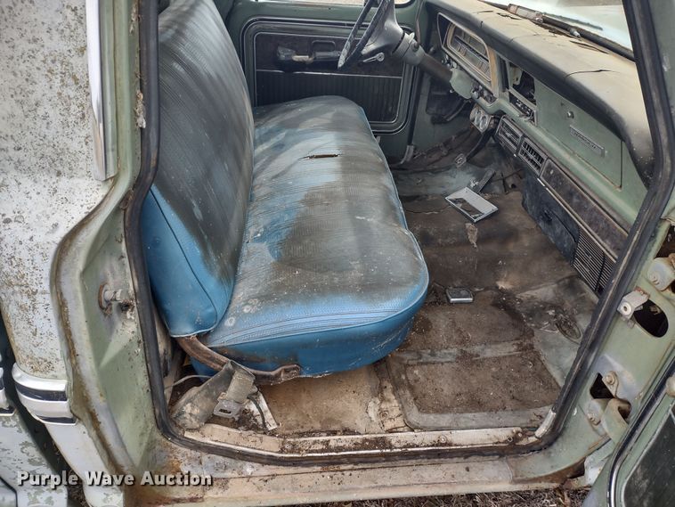 image for item MD9300 1970 Ford F250 Camper Special  pickup truck