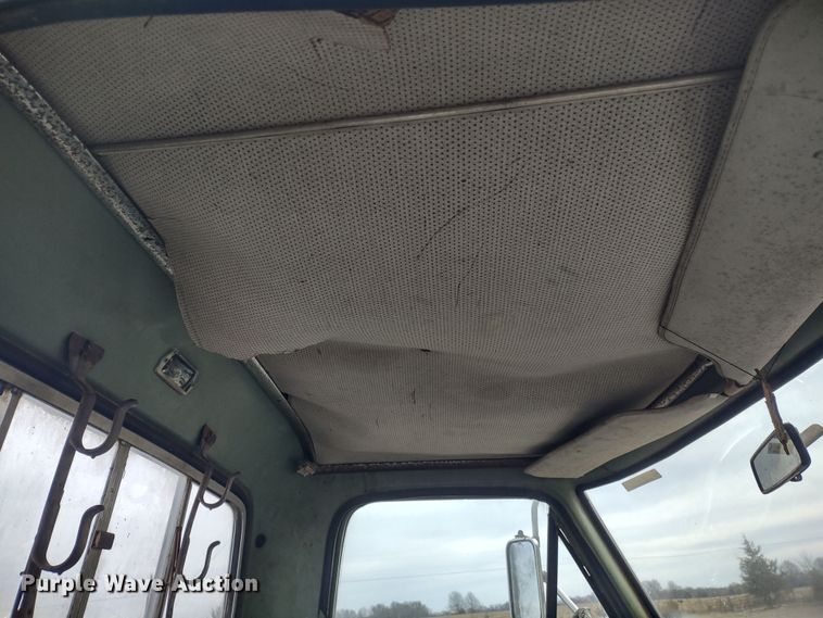 image for item MD9300 1970 Ford F250 Camper Special  pickup truck