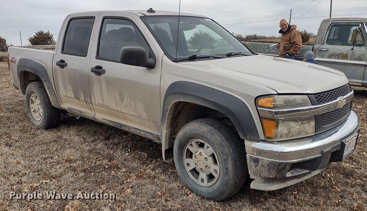 image for item MD9301 2004 Chevrolet Colorado Z71  Crew Cab pickup truck