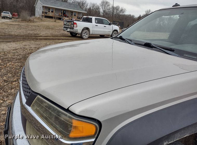 image for item MD9301 2004 Chevrolet Colorado Z71  Crew Cab pickup truck