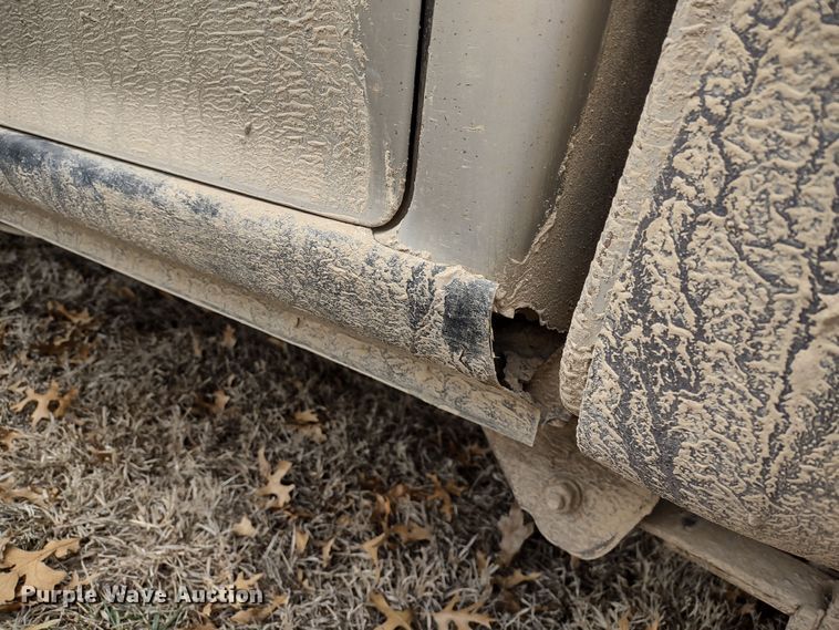 image for item MD9301 2004 Chevrolet Colorado Z71  Crew Cab pickup truck