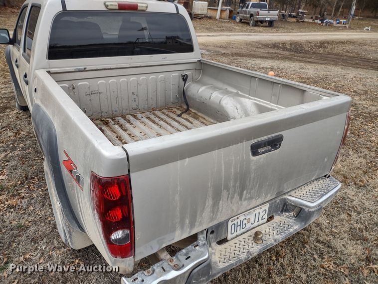 image for item MD9301 2004 Chevrolet Colorado Z71  Crew Cab pickup truck