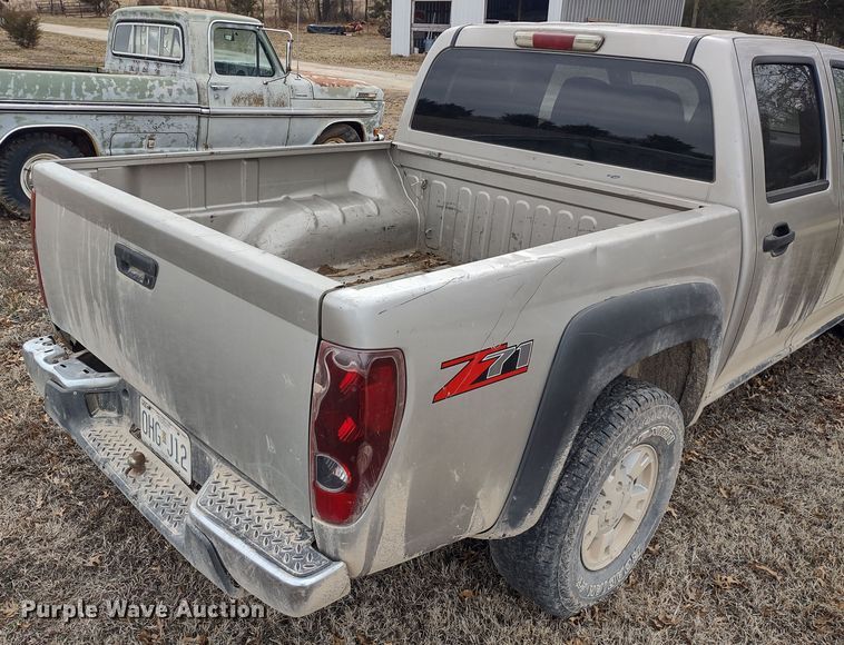 image for item MD9301 2004 Chevrolet Colorado Z71  Crew Cab pickup truck
