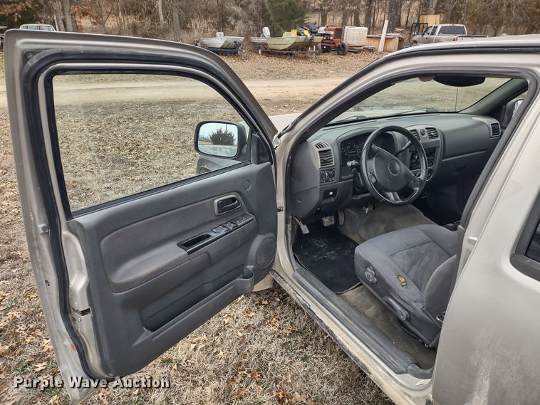 image for item MD9301 2004 Chevrolet Colorado Z71  Crew Cab pickup truck