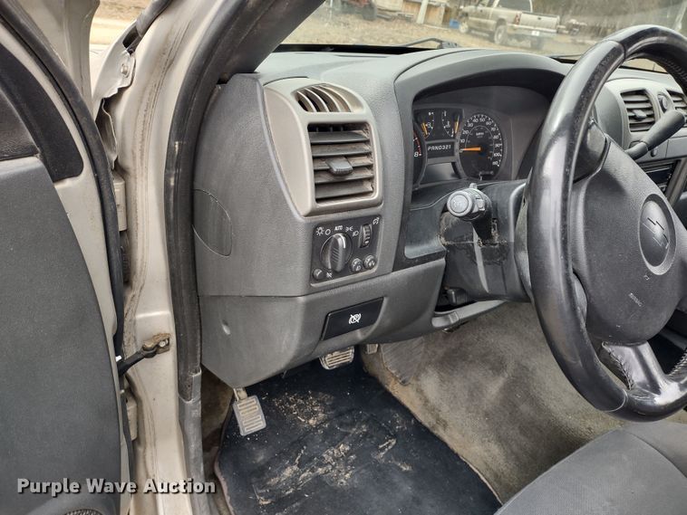 image for item MD9301 2004 Chevrolet Colorado Z71  Crew Cab pickup truck