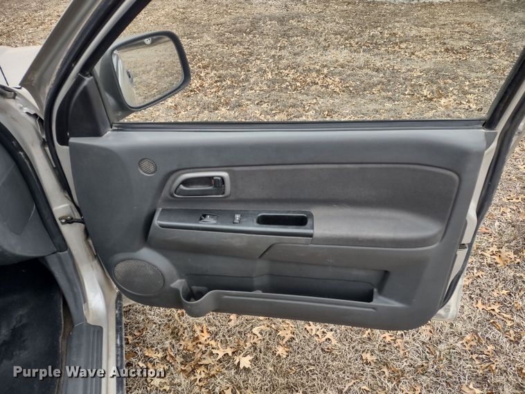 image for item MD9301 2004 Chevrolet Colorado Z71  Crew Cab pickup truck