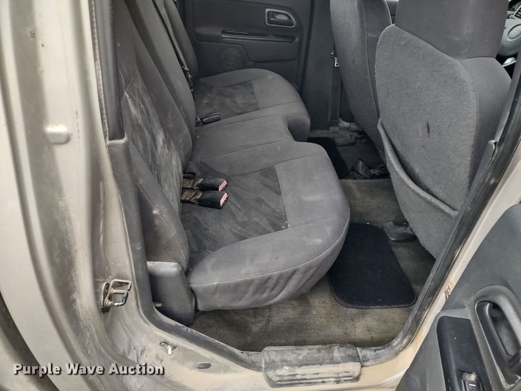 image for item MD9301 2004 Chevrolet Colorado Z71  Crew Cab pickup truck