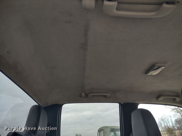 image for item MD9301 2004 Chevrolet Colorado Z71  Crew Cab pickup truck