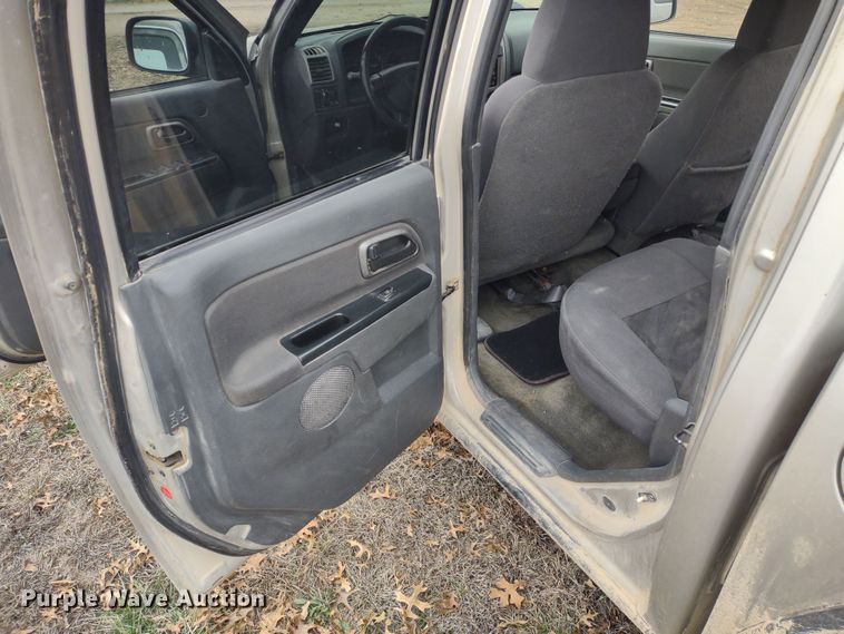 image for item MD9301 2004 Chevrolet Colorado Z71  Crew Cab pickup truck