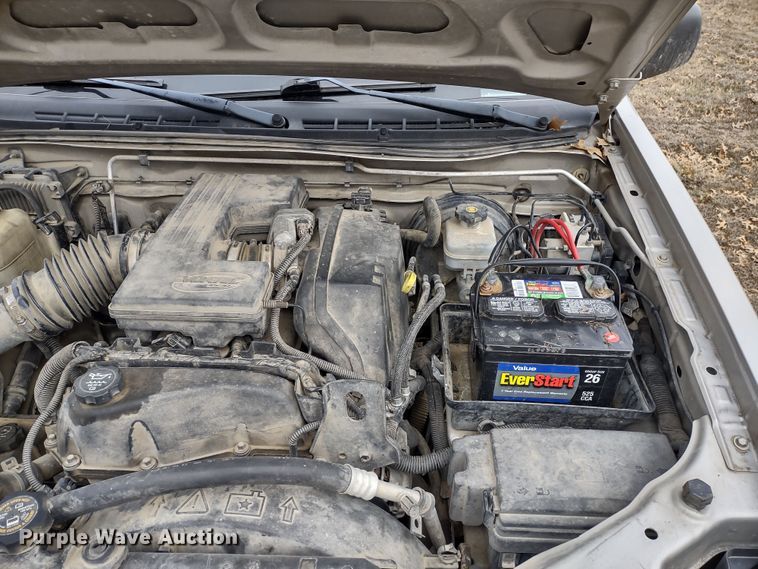 image for item MD9301 2004 Chevrolet Colorado Z71  Crew Cab pickup truck