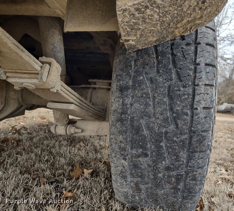 image for item MD9301 2004 Chevrolet Colorado Z71  Crew Cab pickup truck