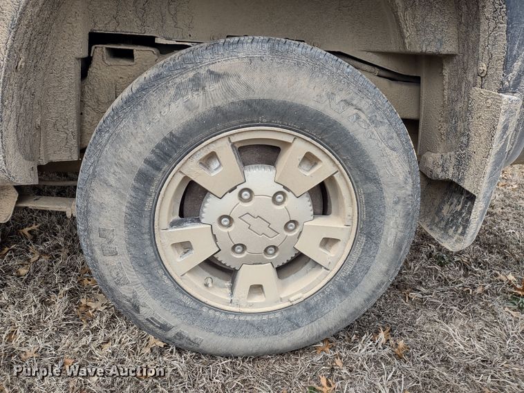 image for item MD9301 2004 Chevrolet Colorado Z71  Crew Cab pickup truck