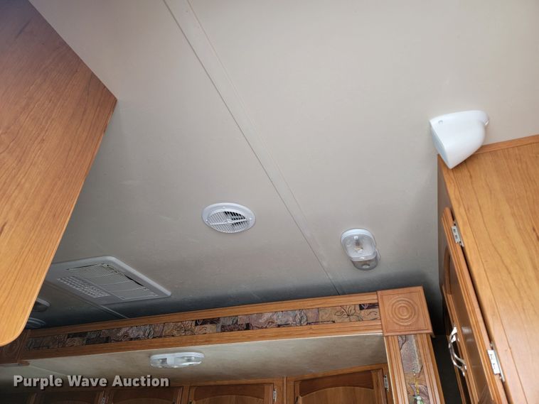 image for item ME9669 2008 Forrest River Wildwood LE  camper