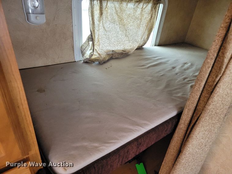 image for item ME9669 2008 Forrest River Wildwood LE  camper