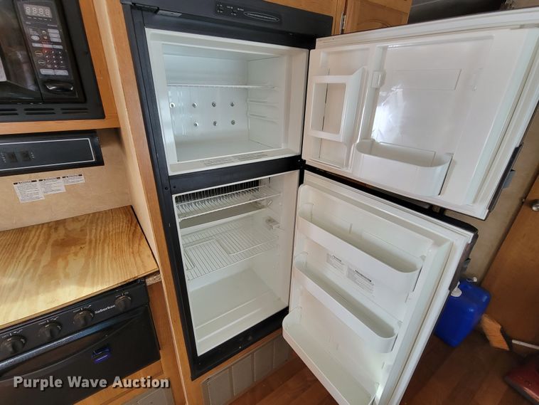 image for item ME9669 2008 Forrest River Wildwood LE  camper