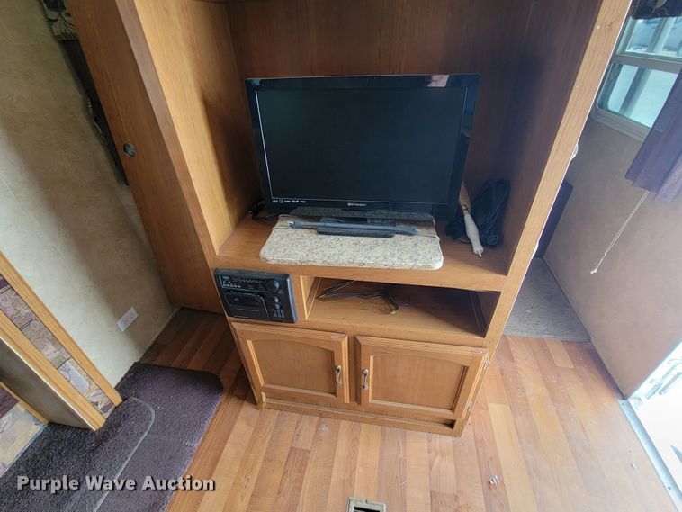 image for item ME9669 2008 Forrest River Wildwood LE  camper