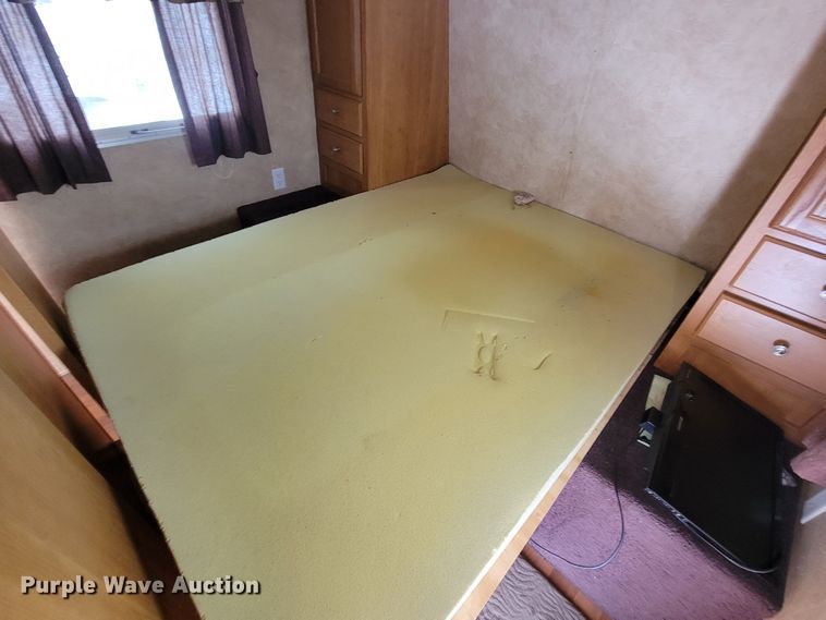 image for item ME9669 2008 Forrest River Wildwood LE  camper