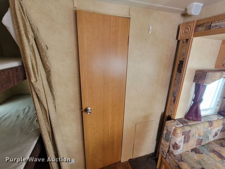 image for item ME9669 2008 Forrest River Wildwood LE  camper