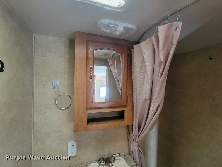 image for item ME9669 2008 Forrest River Wildwood LE  camper