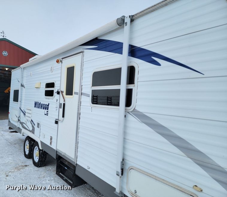 image for item ME9669 2008 Forrest River Wildwood LE  camper