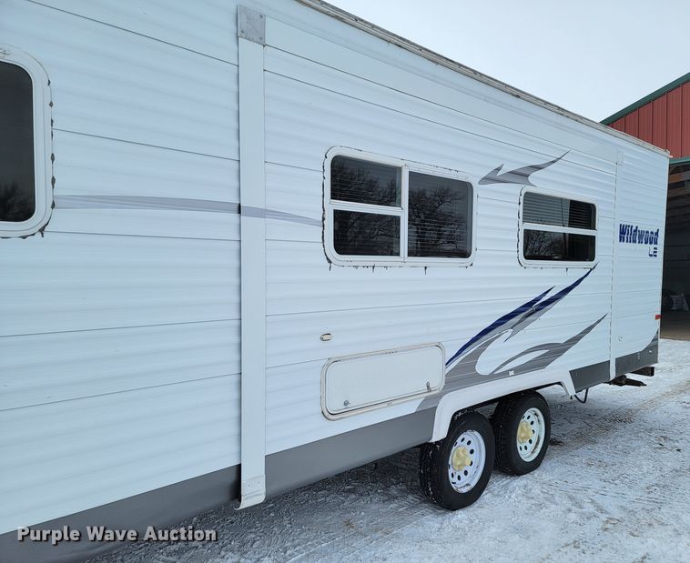 image for item ME9669 2008 Forrest River Wildwood LE  camper