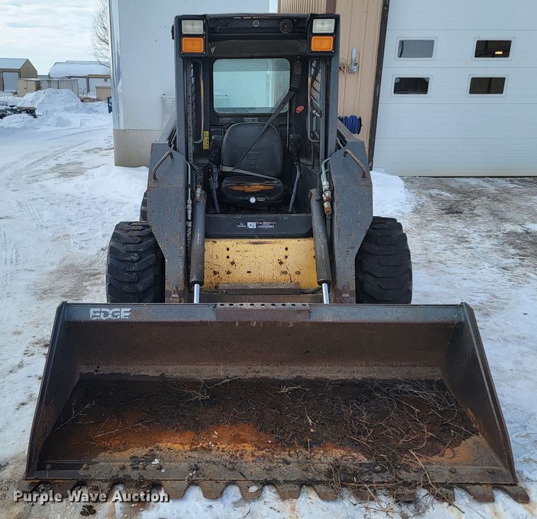 image for item ME9675 New Holland LS180  skid steer loader