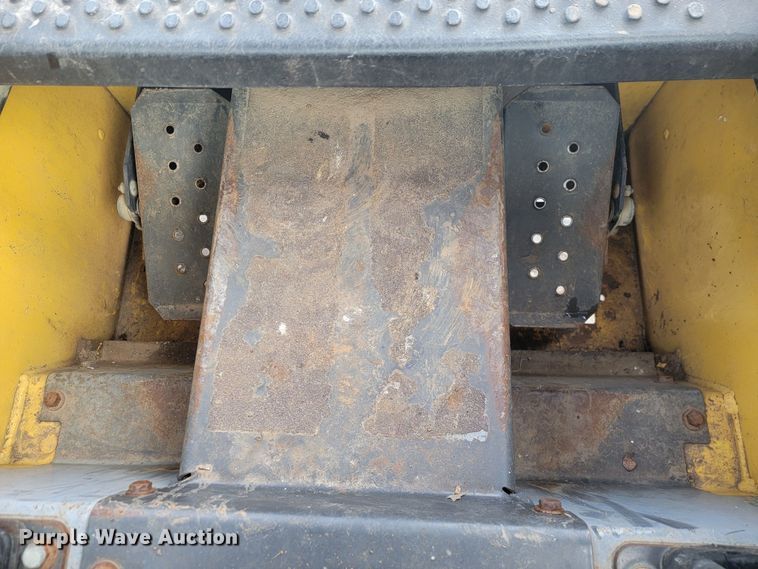 image for item ME9675 New Holland LS180  skid steer loader