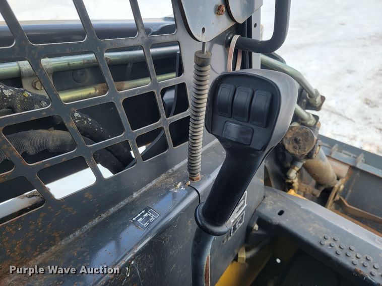 image for item ME9675 New Holland LS180  skid steer loader