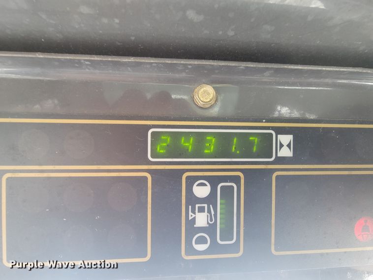 image for item ME9675 New Holland LS180  skid steer loader