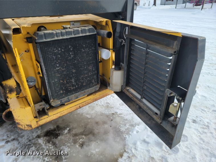 image for item ME9675 New Holland LS180  skid steer loader