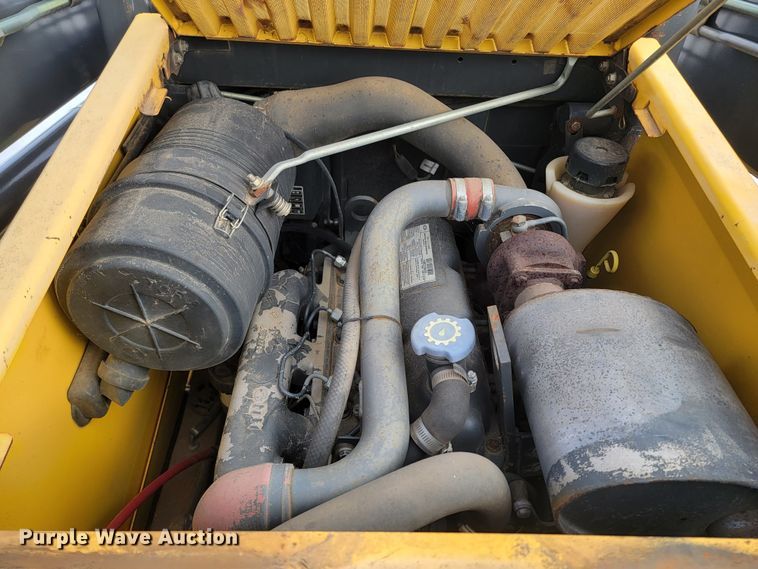 image for item ME9675 New Holland LS180  skid steer loader