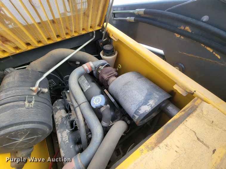 image for item ME9675 New Holland LS180  skid steer loader