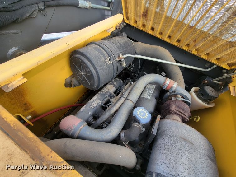 image for item ME9675 New Holland LS180  skid steer loader