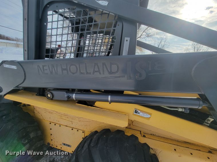 image for item ME9675 New Holland LS180  skid steer loader