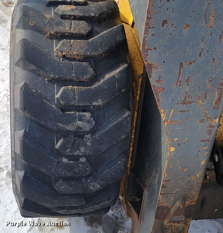 image for item ME9675 New Holland LS180  skid steer loader