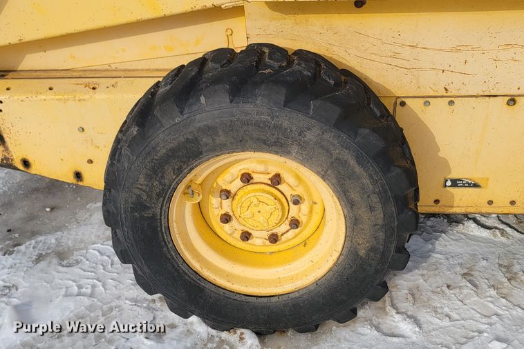 image for item ME9675 New Holland LS180  skid steer loader