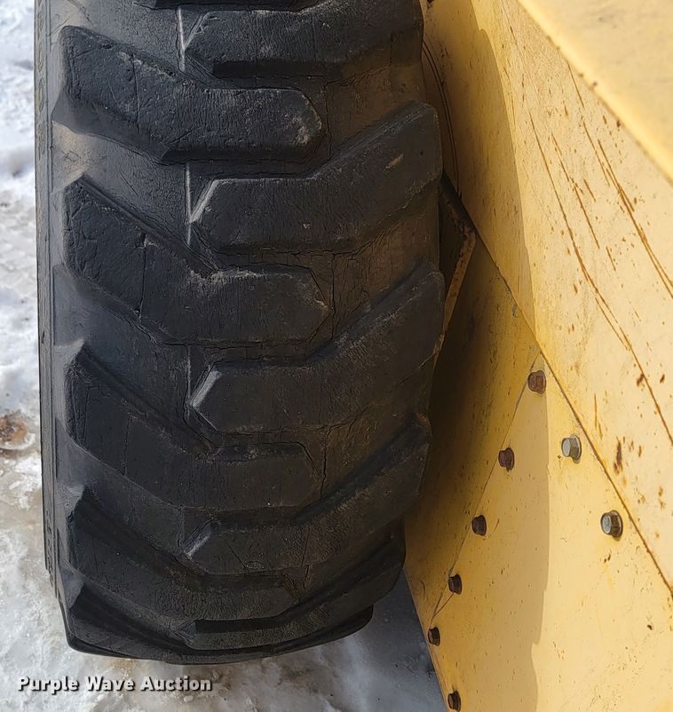 image for item ME9675 New Holland LS180  skid steer loader