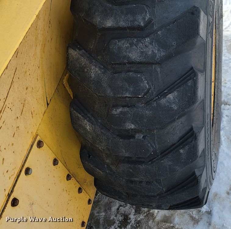 image for item ME9675 New Holland LS180  skid steer loader