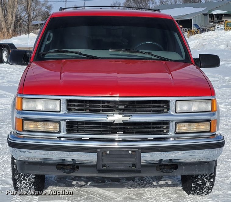 image for item ME9676 1997 Chevrolet Suburban K1500 LT  SUV