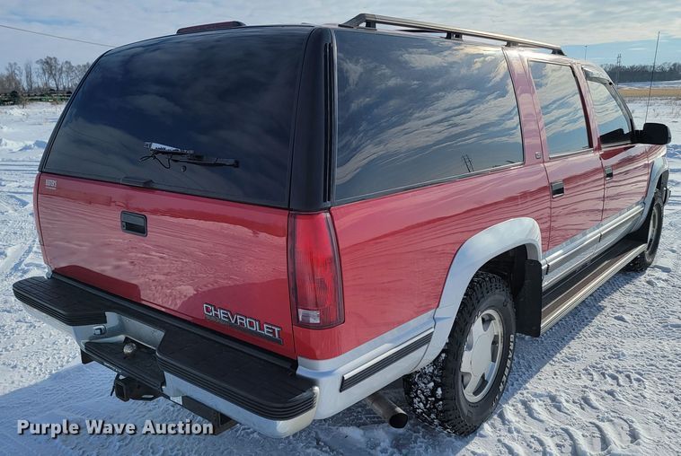 image for item ME9676 1997 Chevrolet Suburban K1500 LT  SUV