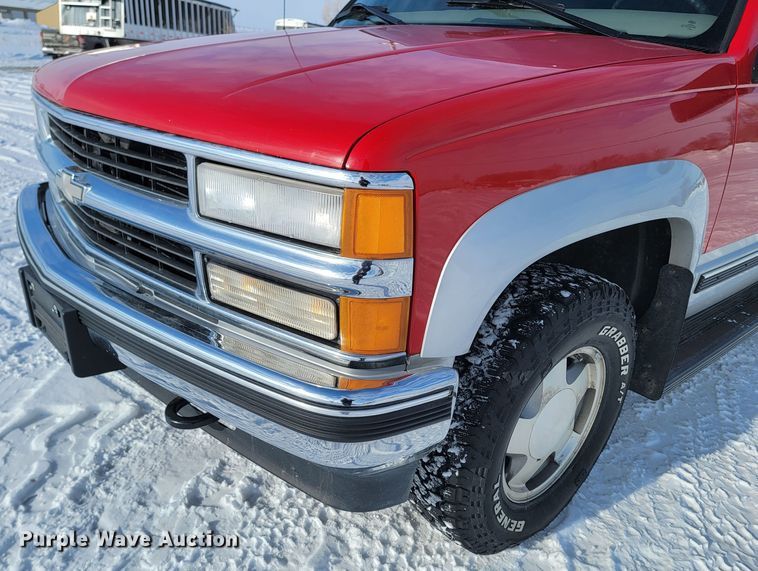 image for item ME9676 1997 Chevrolet Suburban K1500 LT  SUV