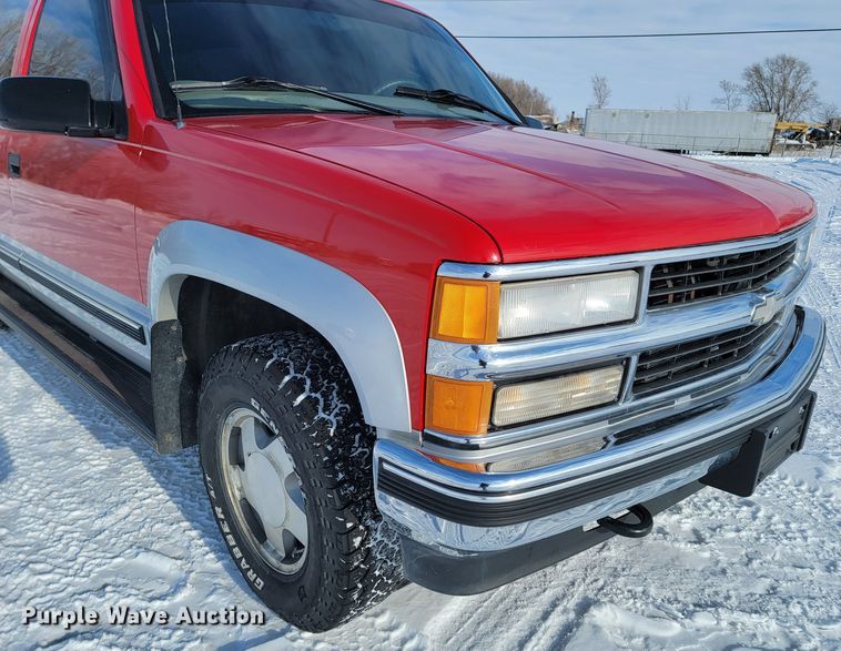 image for item ME9676 1997 Chevrolet Suburban K1500 LT  SUV