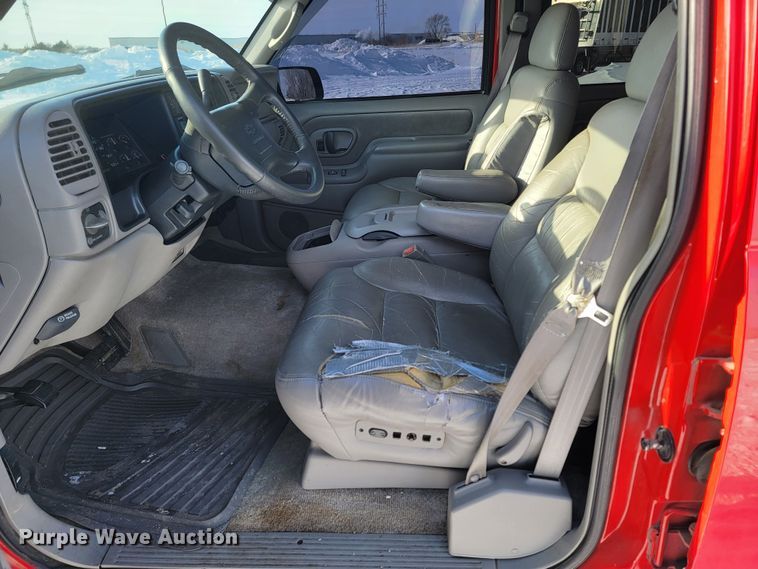 image for item ME9676 1997 Chevrolet Suburban K1500 LT  SUV