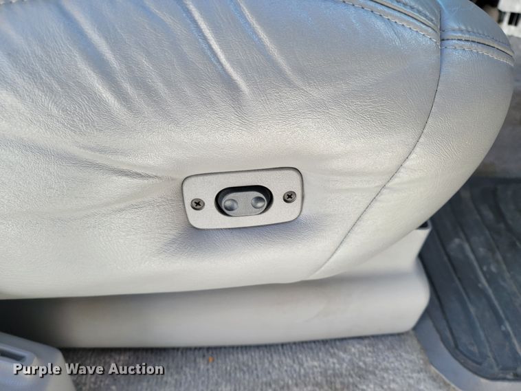 image for item ME9676 1997 Chevrolet Suburban K1500 LT  SUV